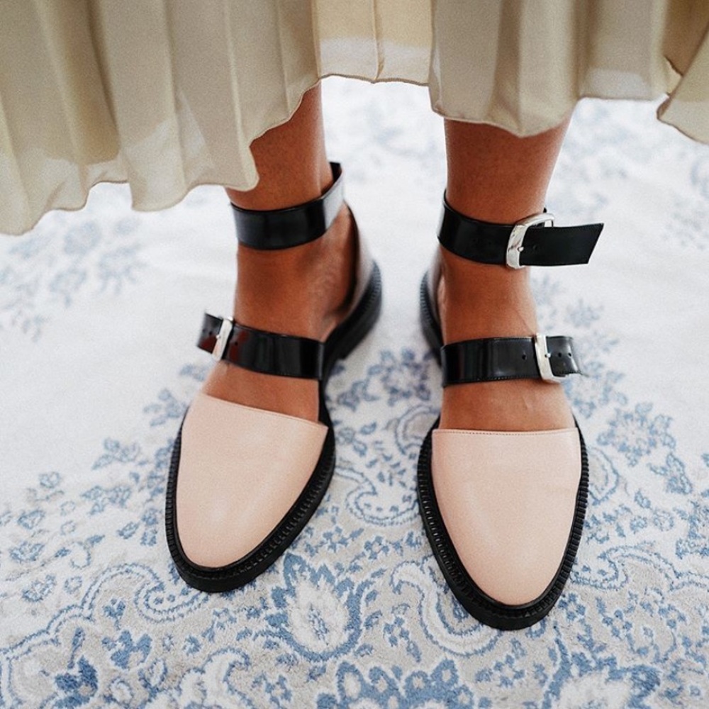 Inch2 closed toe nude sandals NWT 39/9